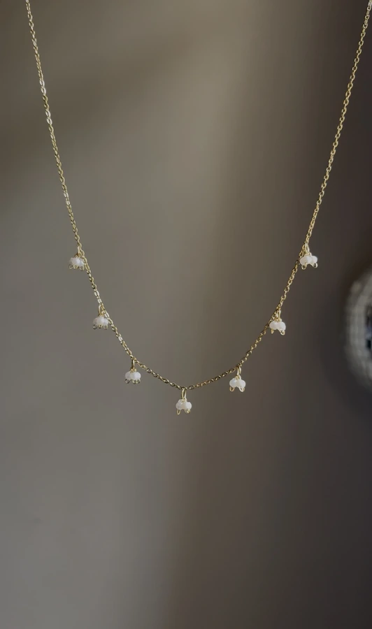 Hanging Pearls Necklace